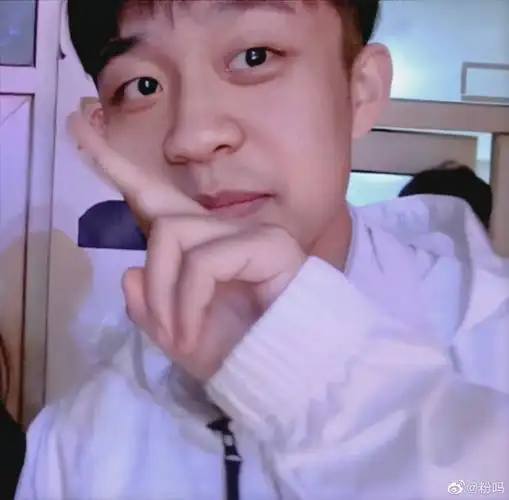 我不是有意要错过 可是我一直都在这样 错过那花满