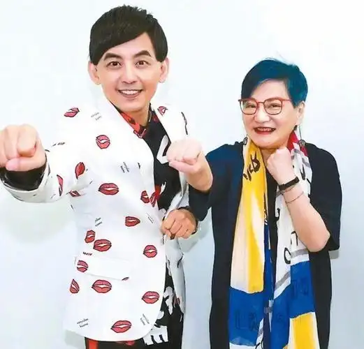 曾宝仪默认被黄子佼拖累丢工作,首次回应:只能接受