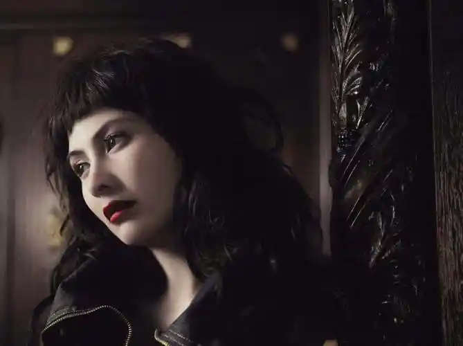 何超仪,一个特立独行的富二代