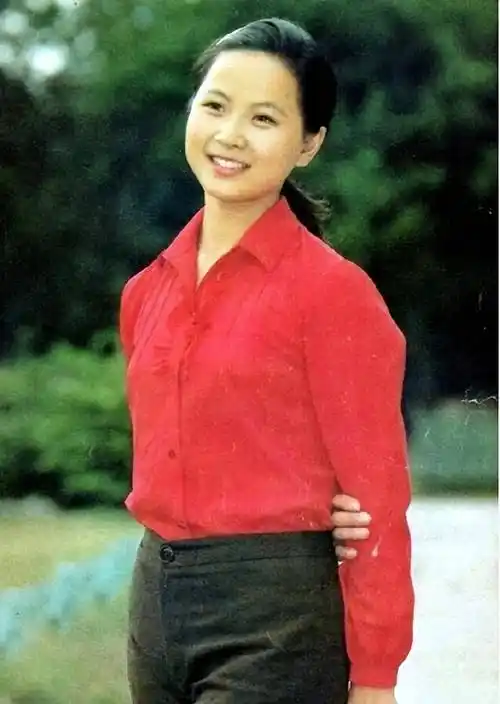 原创80年代当红女星赵越凭蹉跎岁月爆红如今过得怎么样了