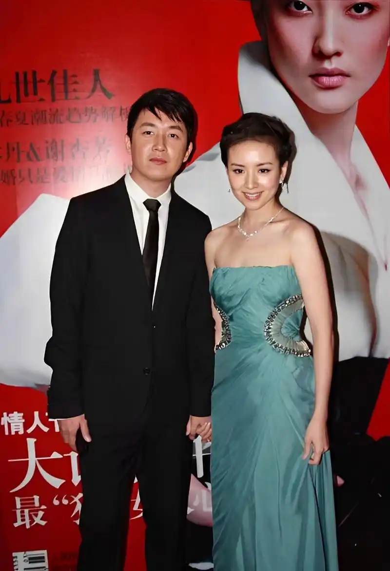 当潘粤明对董洁一见钟情时,他们后来走进了婚姻的殿堂,俊男美女一度被