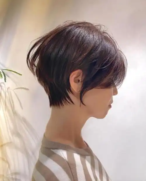 干练利落短发发型时尚流行美出圈