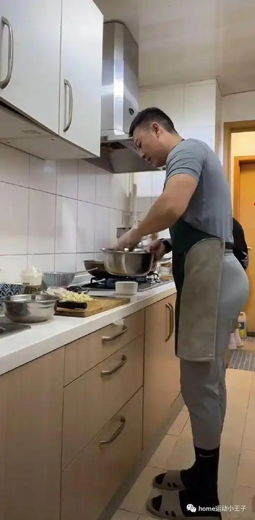 就喜欢 这样好身材的 居家好男人_网易订阅