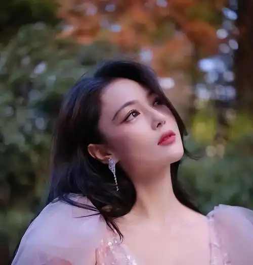 张馨予近照胖了一圈被猜怀二胎本人回应何捷打包剩菜超节俭