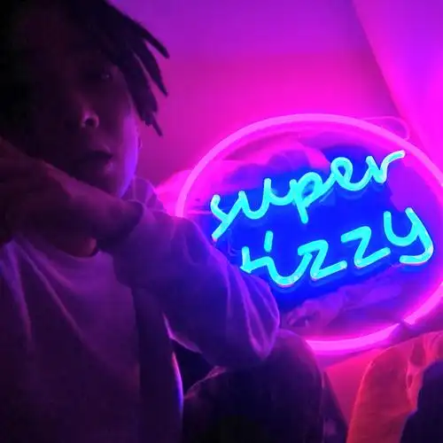 年轻且优秀颓废且积极你的男孩tizzyt