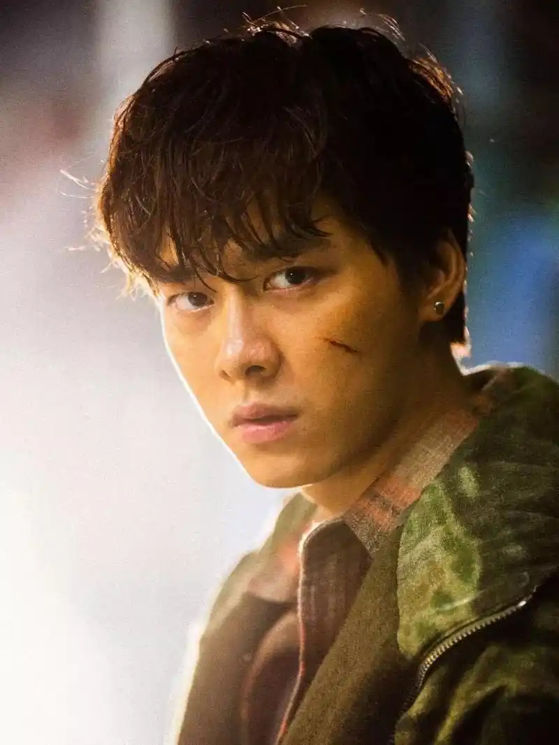 影评 | 李易峰《动物世界》——"该打的仗我们还会陪你继续打"