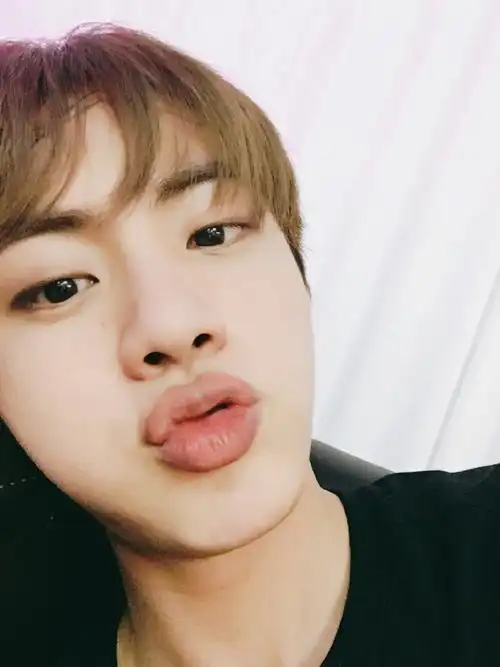 金硕珍发自拍啦