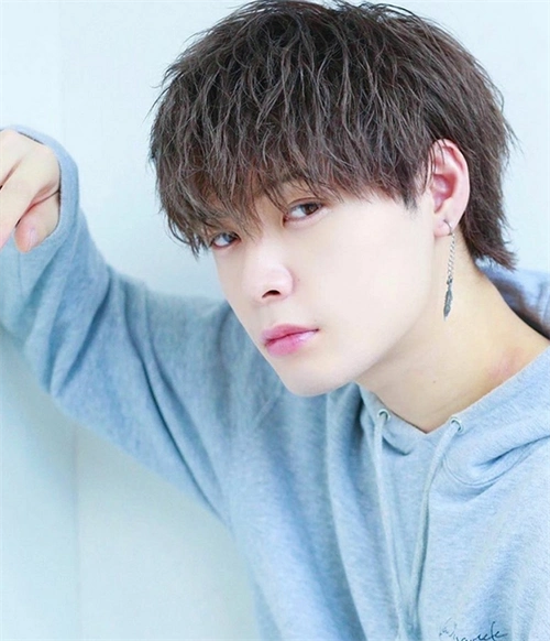 日系男生短发帅哥型男发型