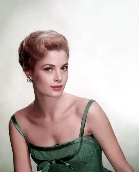 摩纳哥新王妃再美 也美不过王子外婆!