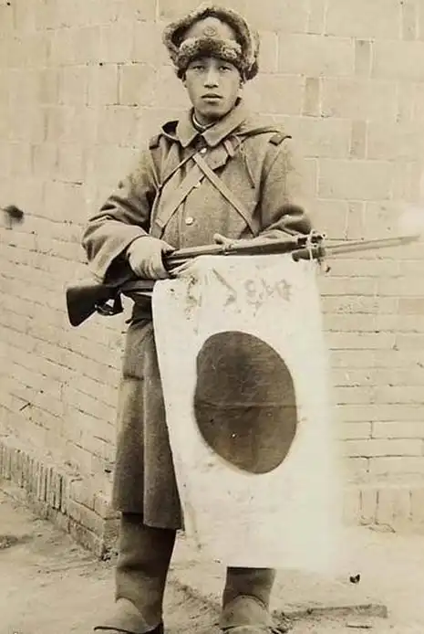 38张二战日本军人老照片身材矮小装备精良