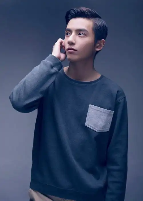 男生37分长鬓角露额头发型