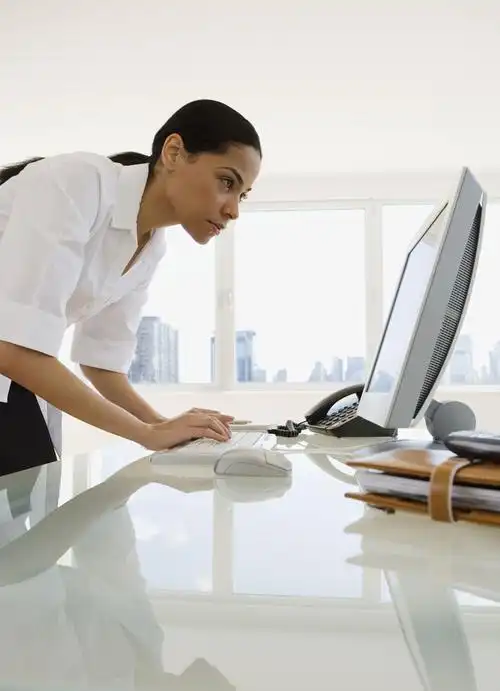 办公的商务美女 图片素材(编号:20110911044344)-女性女人-人物图库