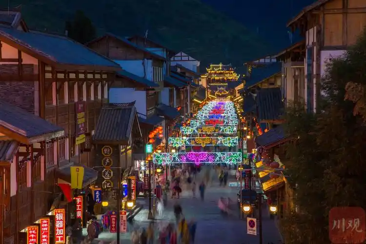 松潘古城花灯夜景.杨友利 摄