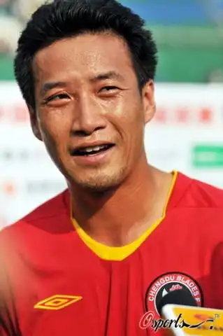 图文-[中超]成都2-1杭州绿城 邹侑根成媒体焦点