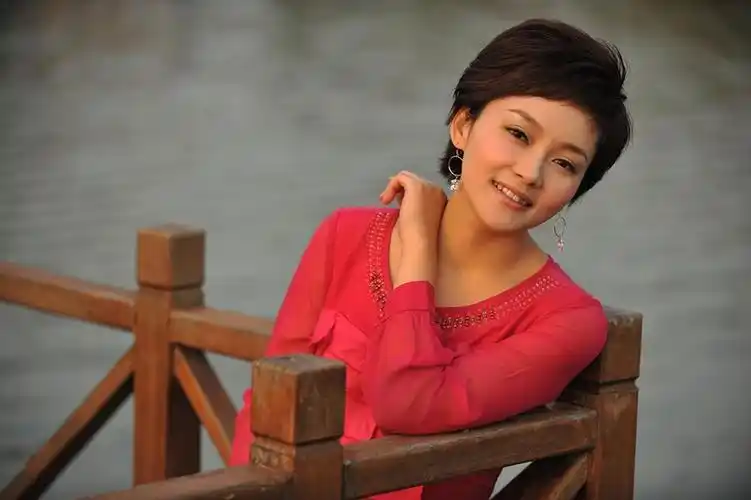 刘杨波(安徽卫视节目主持人)_尚可名片