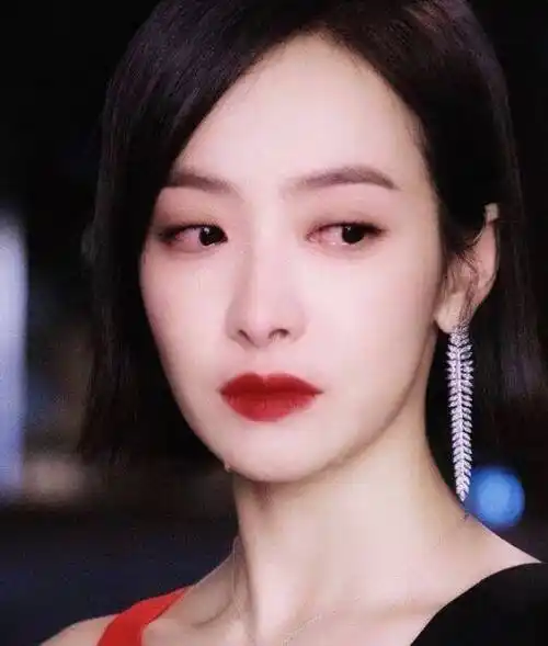 杨幂哭戏,热巴哭戏,网友:真就梨花带雨