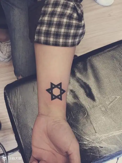 六芒星_纹身图案手稿图片_绣女的纹身作品集