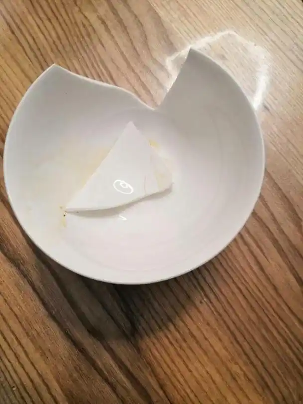 腊月二十四扫尘日,老人说"七扫金,八扫银",遵守传统诸事顺利