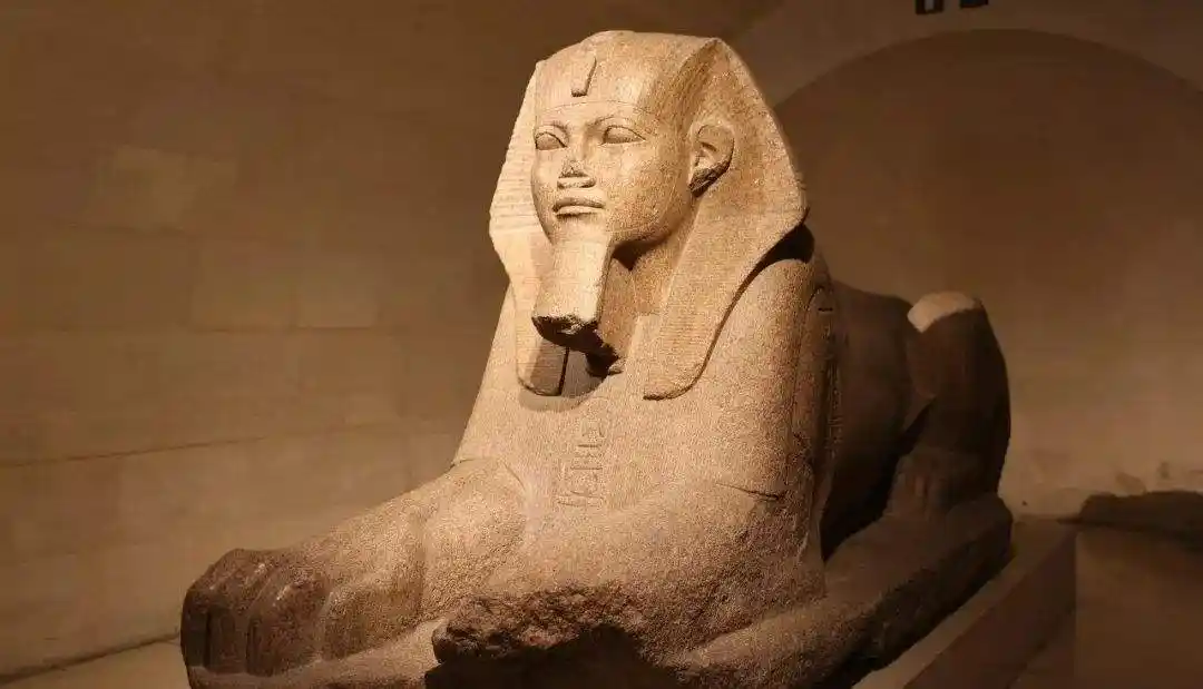 狮身人面像的头顶上据说有个洞,洞里有什么,至今也没有人知道_古埃及