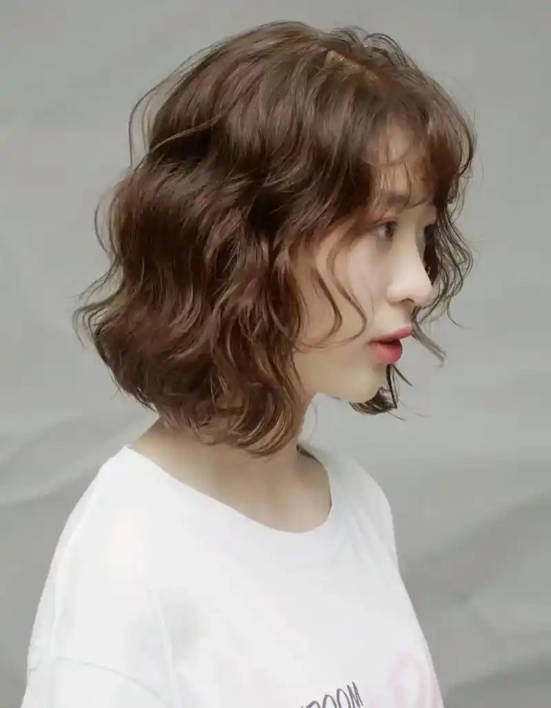 蛋卷.短发蛋卷烫是超多甜美系女生钟爱的烫发~ 蛋卷烫简单自然 - 抖音