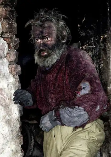 【欧洲最脏的人】捷克男子灰烬中生活