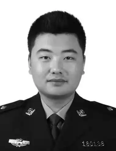 缅怀先烈 致敬英雄_李晓峰_英烈_因公