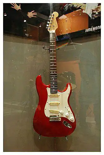 黄家驹生前三把有特殊意义的吉他你记得在哪一场演唱会出现过吗