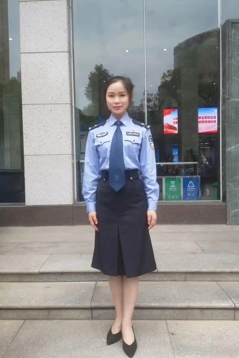 王静市局警令部综合二处民警看到长沙刑警安志获评2020全国"最美基层