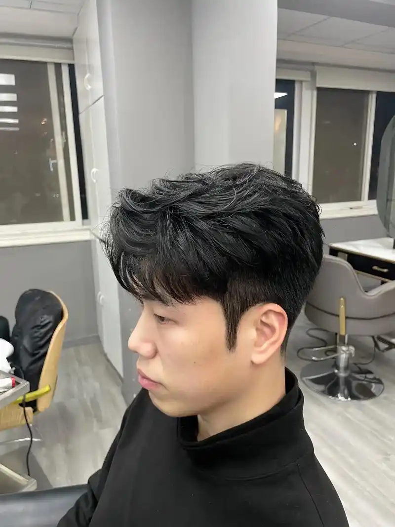 男士港风二八侧分发型.#创作灵感 男生夏季痞帅发型港风侧背二 - 抖音