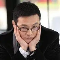 五十岁真实戴眼镜的男生头像_微信头像图片大全