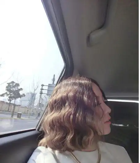 流行蛋卷头发型图片和短发更是绝配