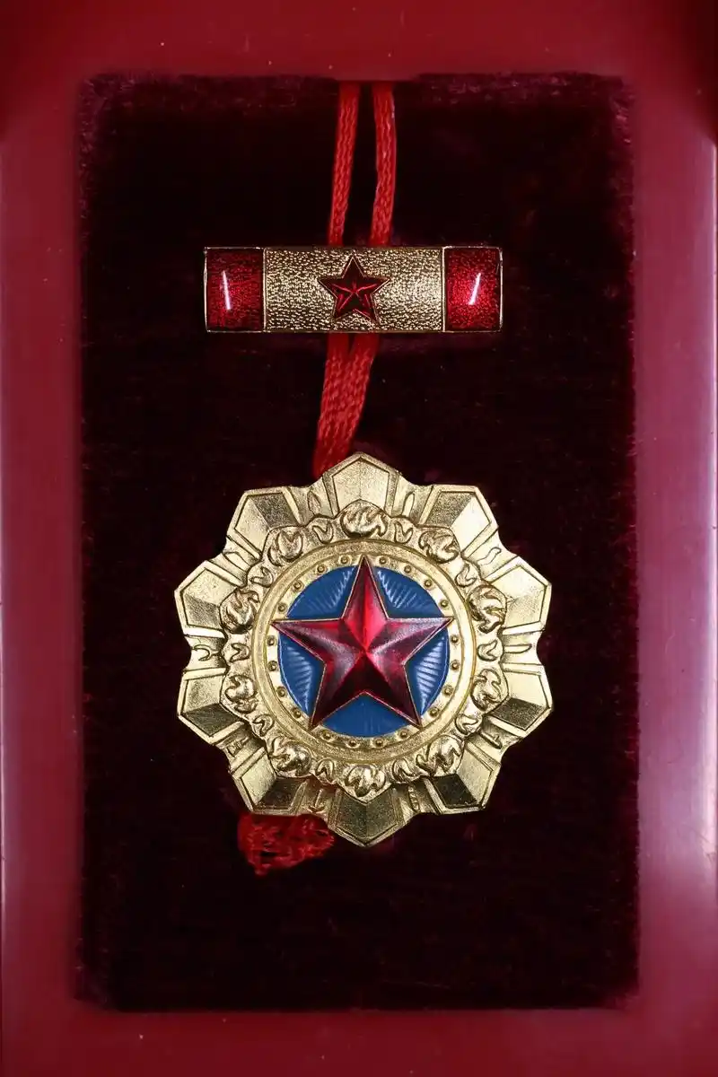中国人民解放军红星功勋荣誉章,简称红星勋章