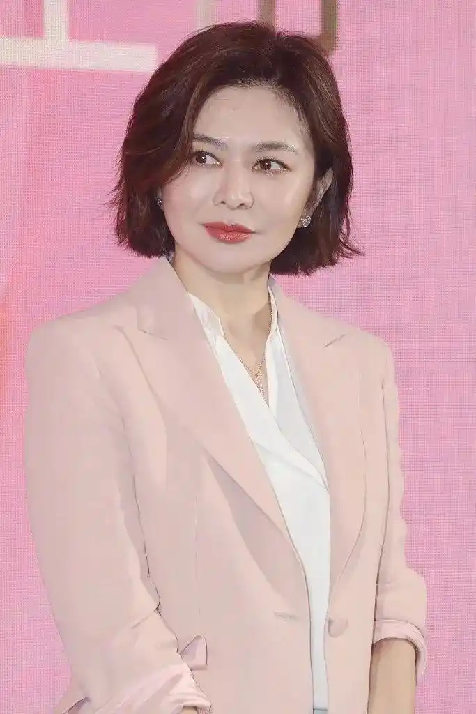 58岁关之琳近照曝光!