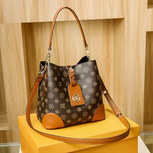 香港代购mk名牌女包2022新款真皮大容量水桶包奢侈品大牌腋下包包
