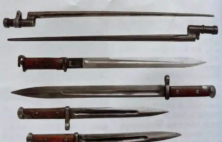 刀身喂毒,国际禁用?从俄国刺刀百年发展,看中国三棱刺刀真相