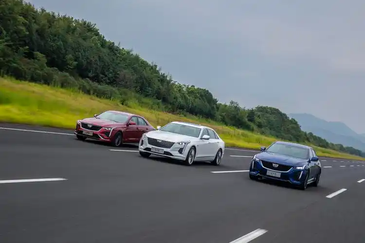 这次凯迪拉克带来了专注操控的ct4,兼顾操控与实用的ct5,还有注重豪华