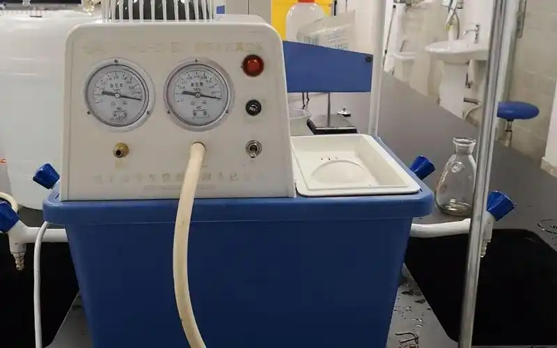 甲苯制备苯甲酸-减压抽滤