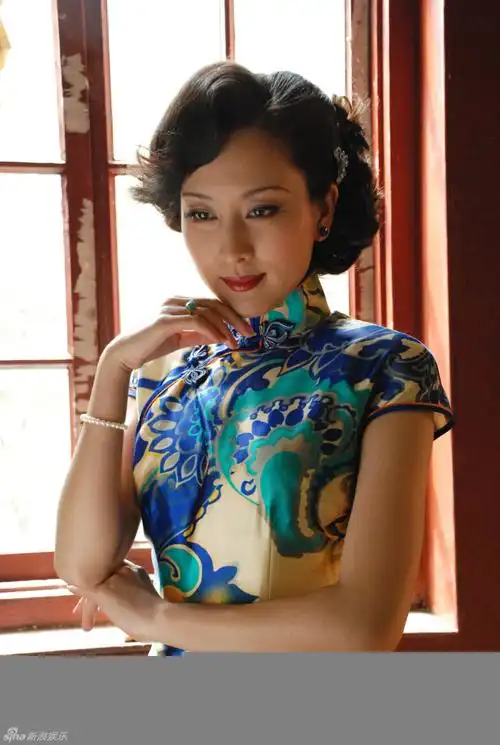 马苏玲珑身段展旗袍风韵多剧热播掀热潮诱惑