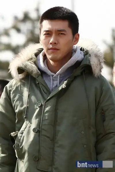 玄彬2011上半年最震撼的入伍消息莫过于出演《秘密花园》的玄彬了.