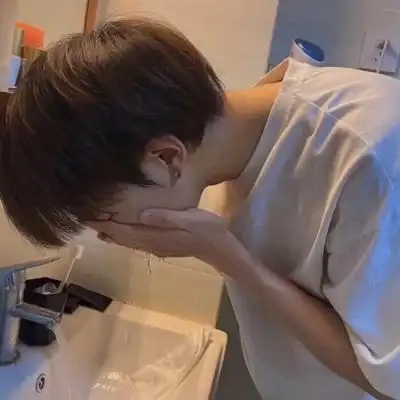 qq头像男生真人冷酷帅