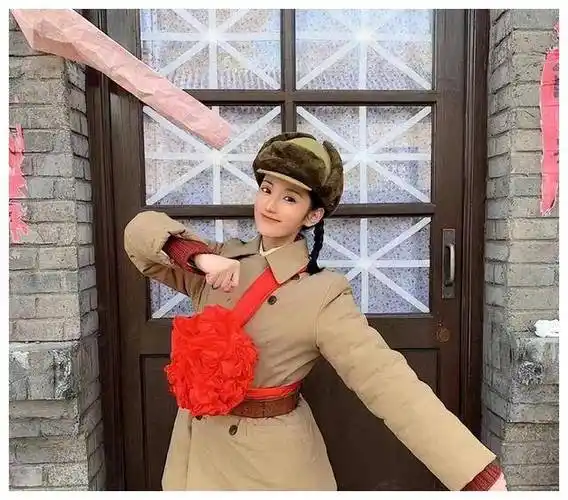 不管男生女生一到了青春期时候,整个人都会产生很大的变化,黄诗佳也一