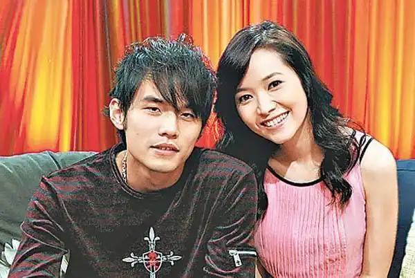 周杰伦ins怀念侯佩岑(周杰伦每次看侯佩岑发ins)-天晟网