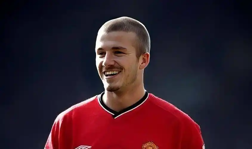 名媛,瑞贝卡和莎拉·马贝克为了接近贝克汉姆付出了多少代价?