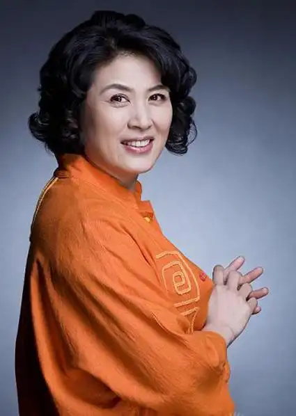 天真遇到现实扮演售票员的演员是谁?天真遇到现实售票员谁演的?