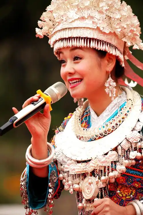 其它 施秉:赖洞坝不"赖"阿幼朵也"跑"来 写美篇       载歌载舞庆丰收