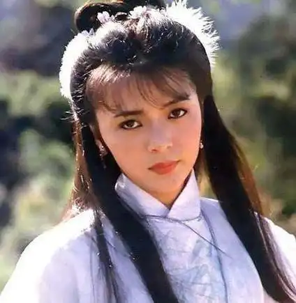 社会民生陈玉莲十分清丽脱俗,据说陈玉莲本身个性与小龙女挺像的外冷