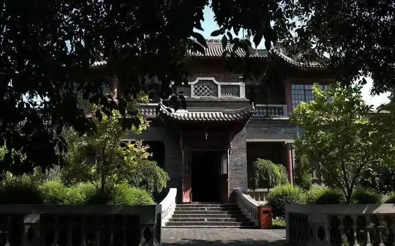 将军的别墅,又称杨虎城公馆,1930年竣工,由书法家寇遐隶书题匾"止园"