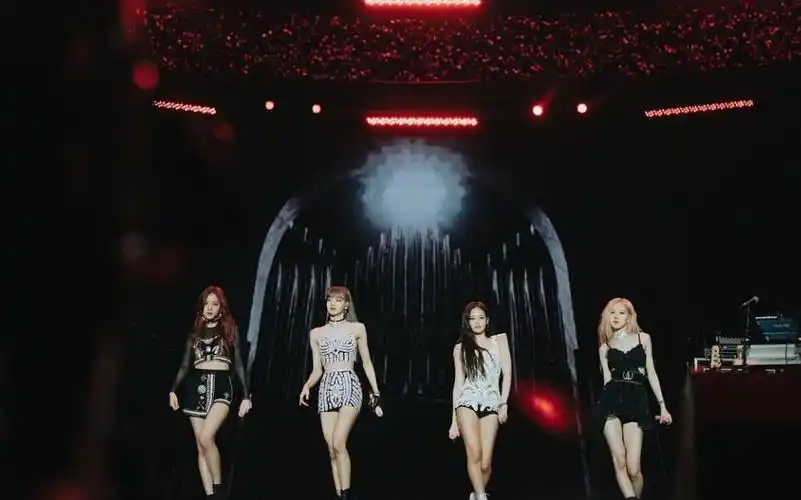 【blackpink】"首个登上科切拉音乐节的k-pop女团,blackpink"