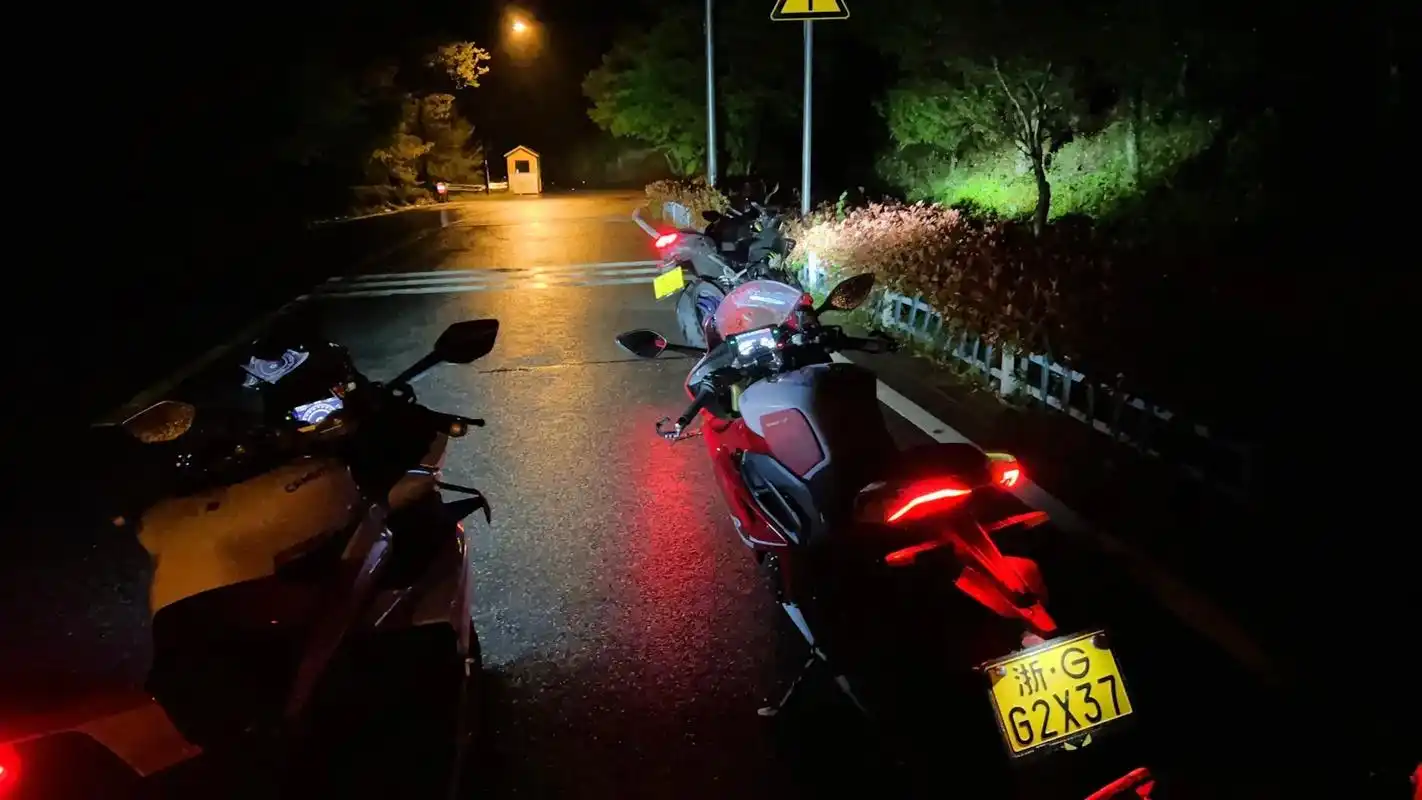 每个男人都有一个机车梦 #夜晚拍照才有感觉 #夜骑 #追风