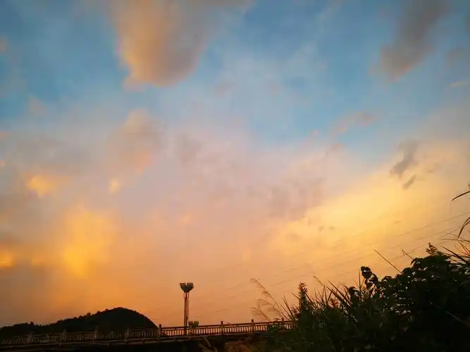 美丽乡村晚霞美